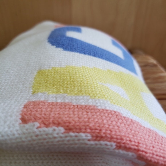 Vacay Premium Sweater Size Small NEW! - Picture 1 of 14